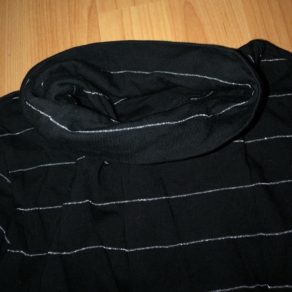 Black turtleneck stripped dress - Picture 3 of 4